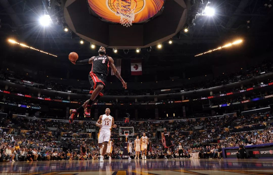 “互聯(lián)網(wǎng)+體育”場(chǎng)景是關(guān)鍵 看動(dòng)因體育、NBA、Keep如何連接線上與線下丨體育經(jīng)理人